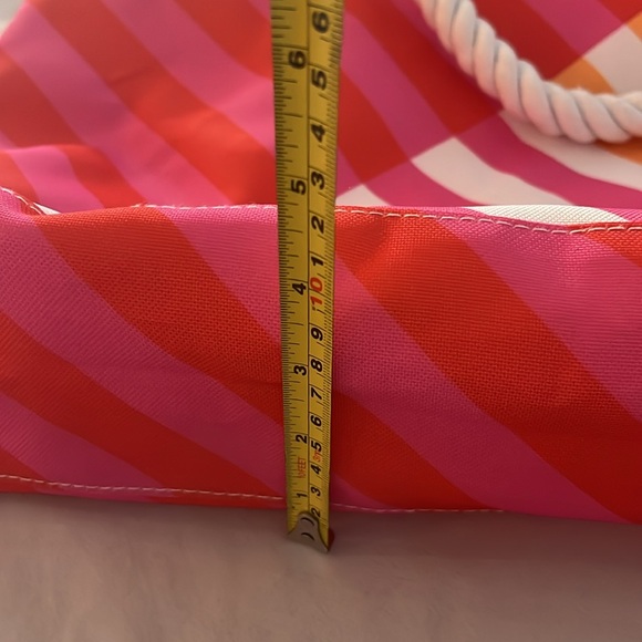 Clinique Beach Tote - Picture 6 of 7